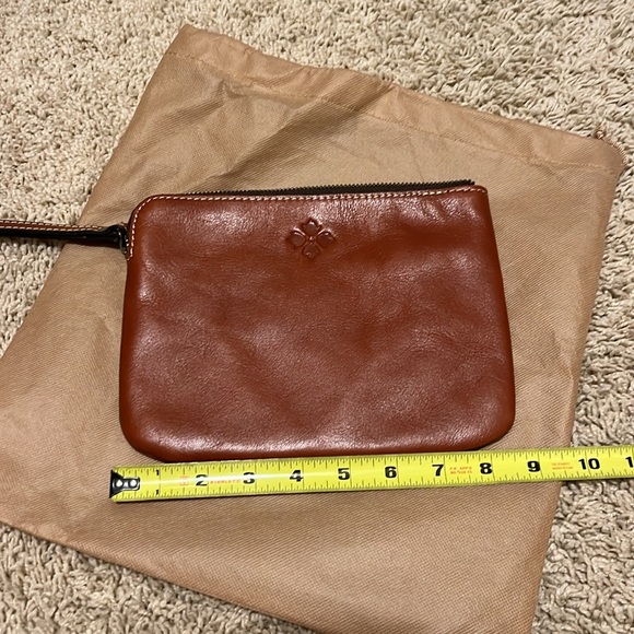 Patricia Nash Wristlet - Picture 5 of 6